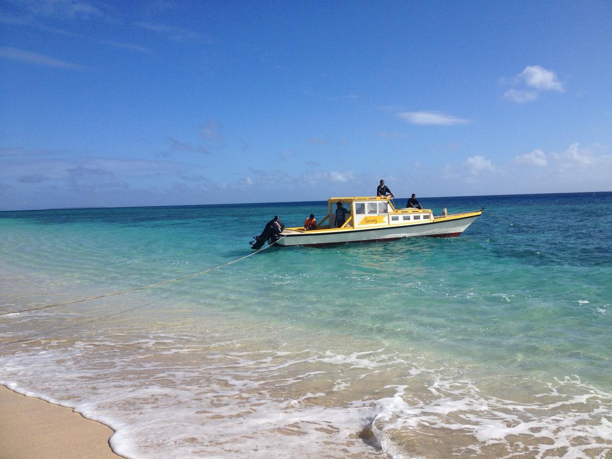 セレニティ ビーチズ リゾート Uoleva Island エクステリア 写真